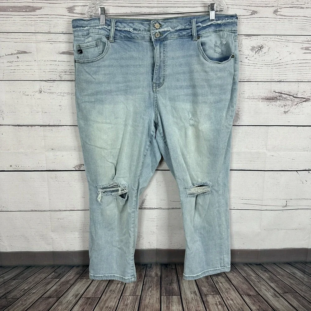 Kancan Jeans Womens Plus size 20 Blue Light Wash Crop Distressed Stretch‎